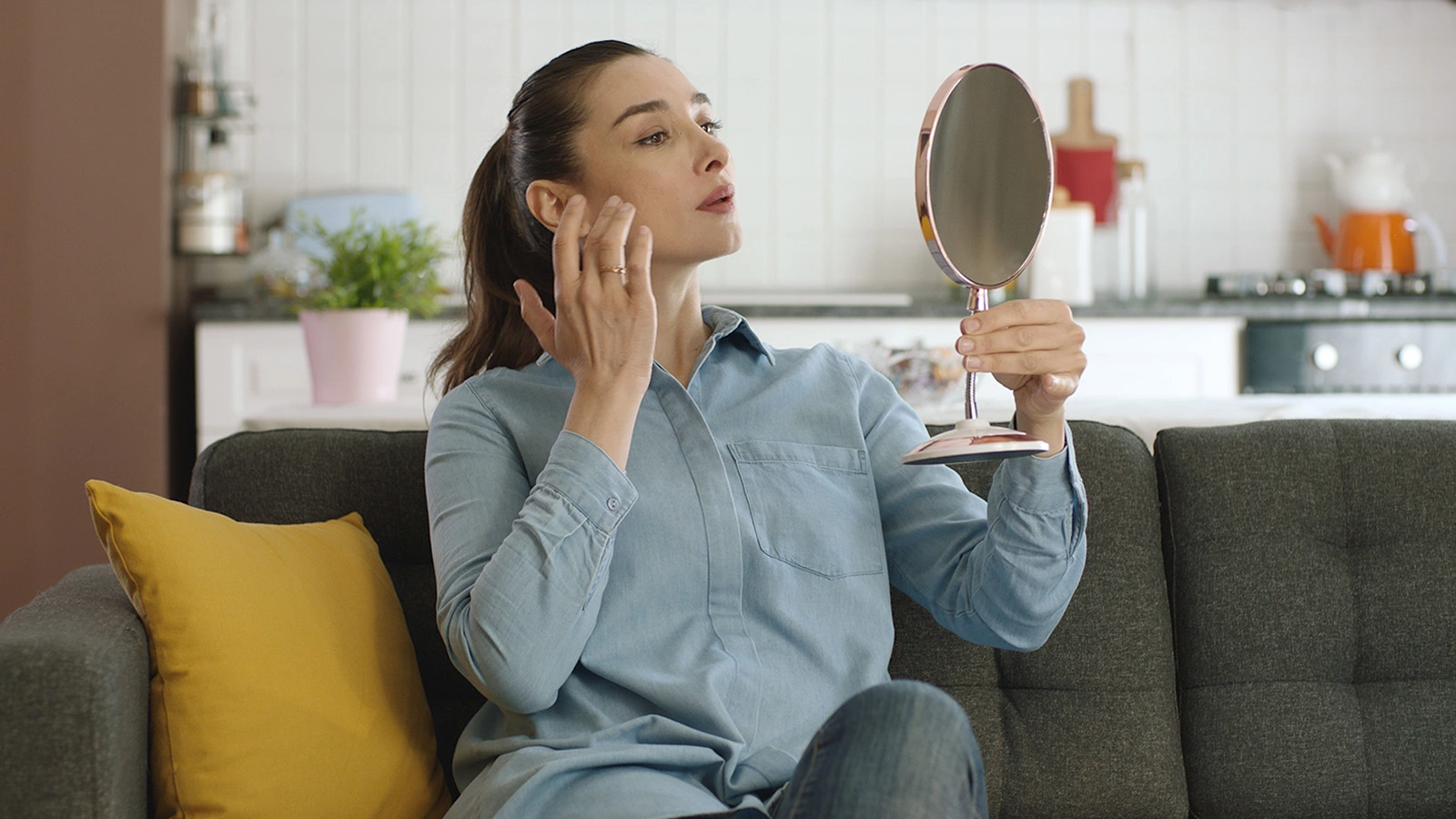 Россиянам рассказали, в каком возрасте начинаются процессы старения