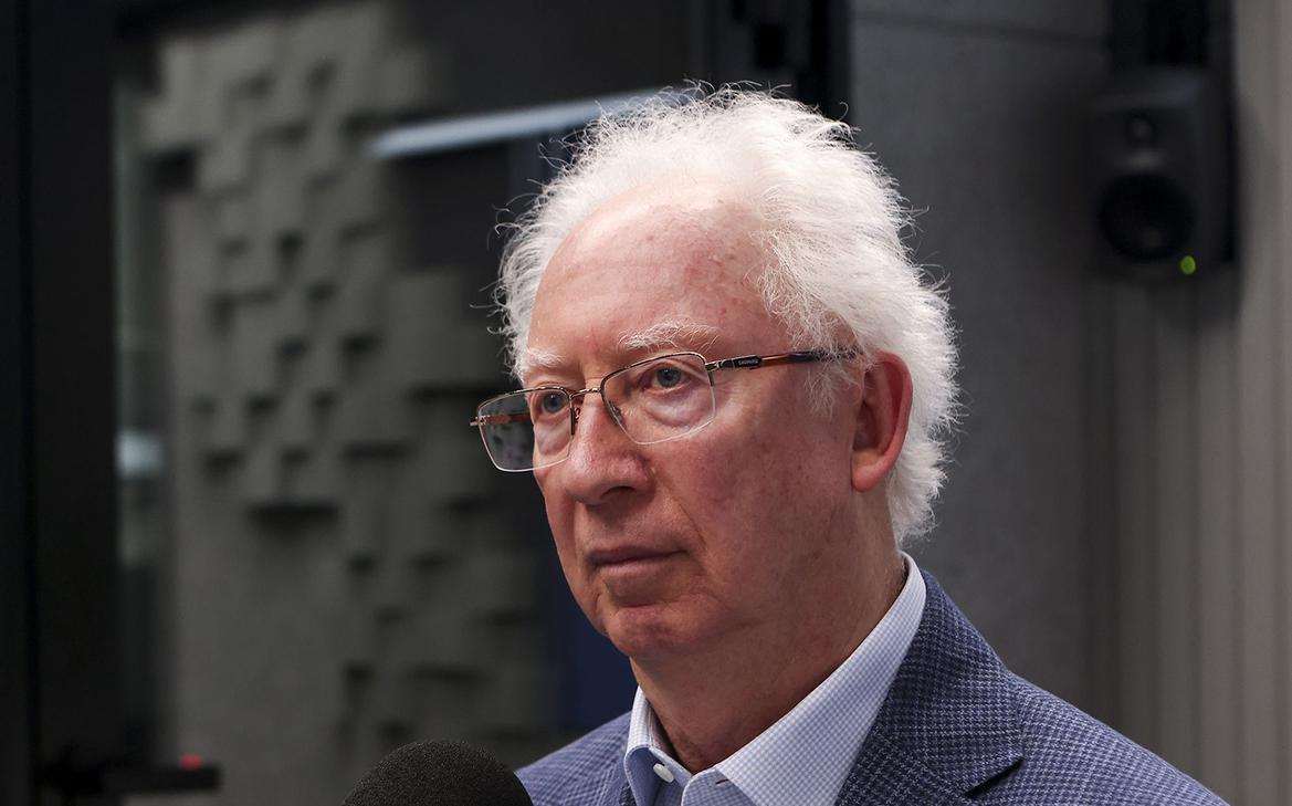 Олег Вьюгин рассказал, что почитать для «широкого» взгляда на экономику