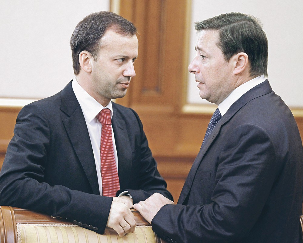 Вице-премьеры Александр Хлопонин(справа) и Аркадий Дворкович