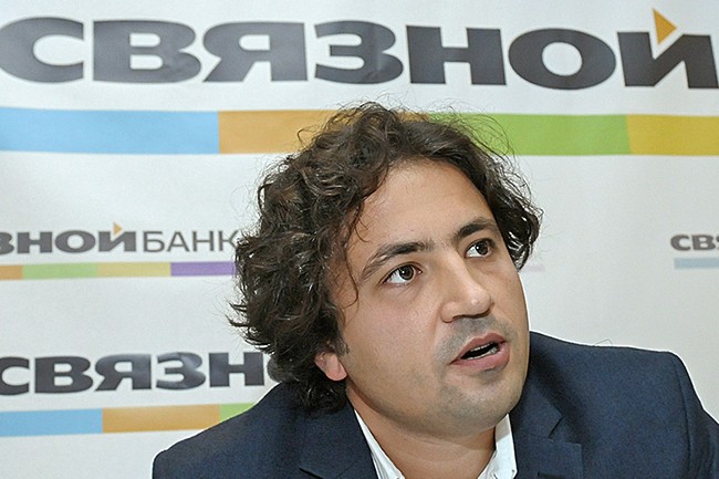 Максим Ноготков на пресс-конференции, посвященной старту проекта Связной банк, октябрь 2010 года
