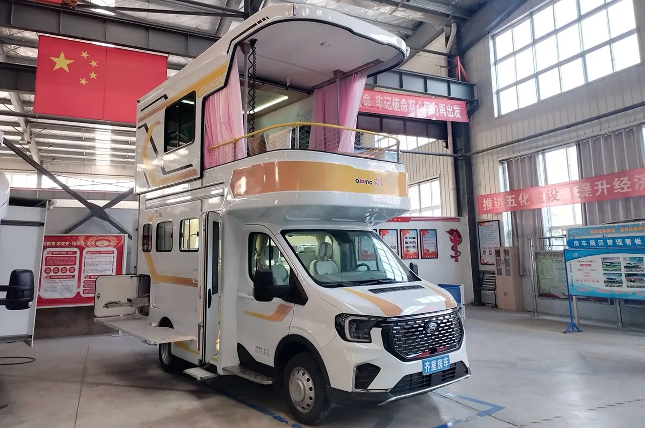 Qixing RV Star Milk River Motorhome Villa Ford