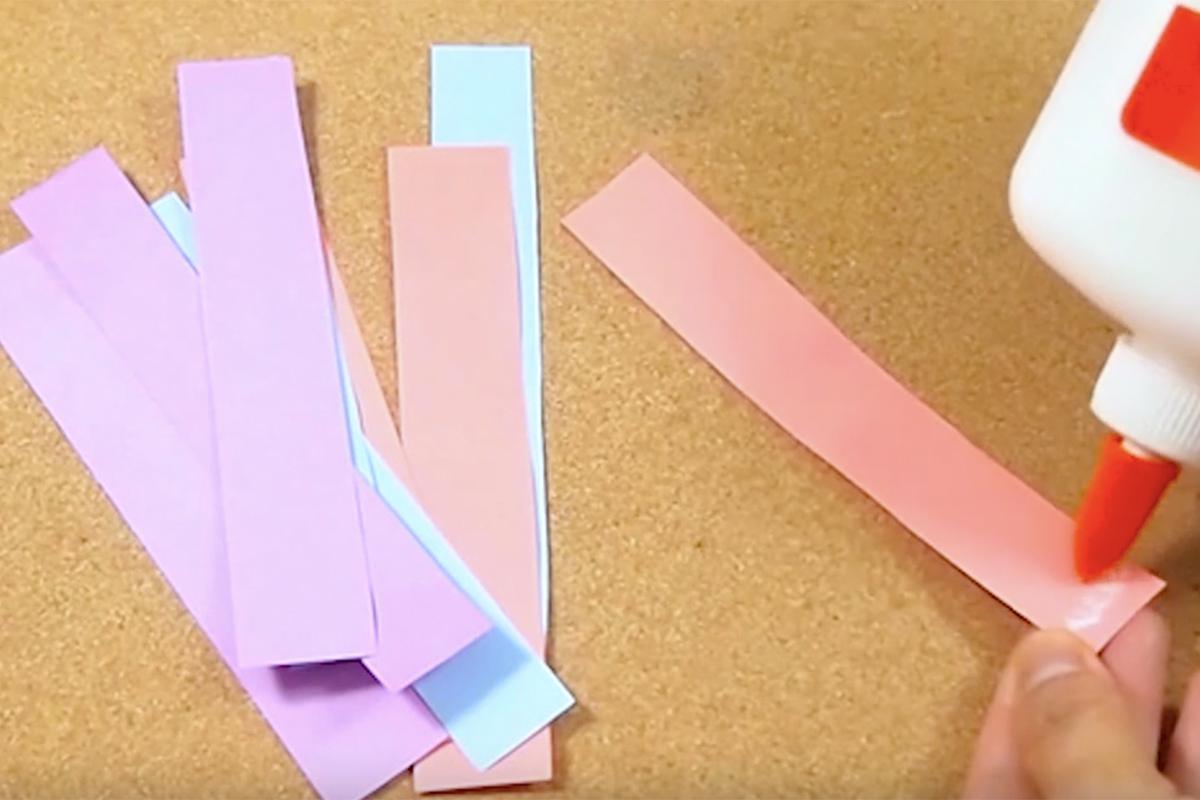 Как сделать новогоднюю гирлянду из бумаги