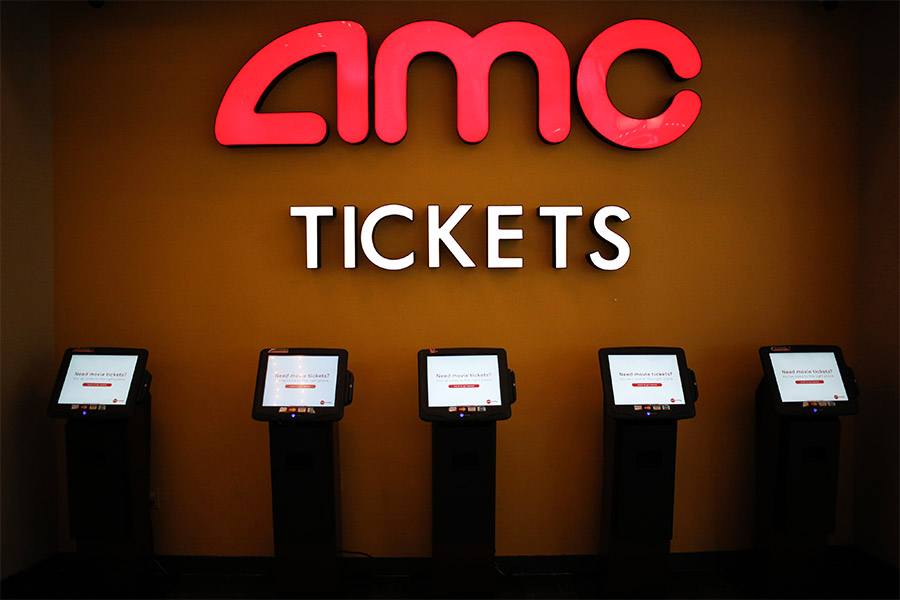 В 2012 году&nbsp;Dalian Wanda купила американскую сеть кинотеатров AMC Entertainment Holdings Inc. за $2,6 млрд, что сделало ее крупнейшим мировым оператором кинотеатров.&nbsp;


