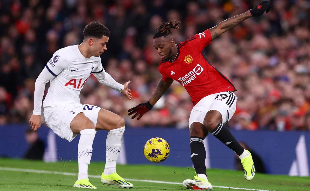 Carl Recine / Reuters