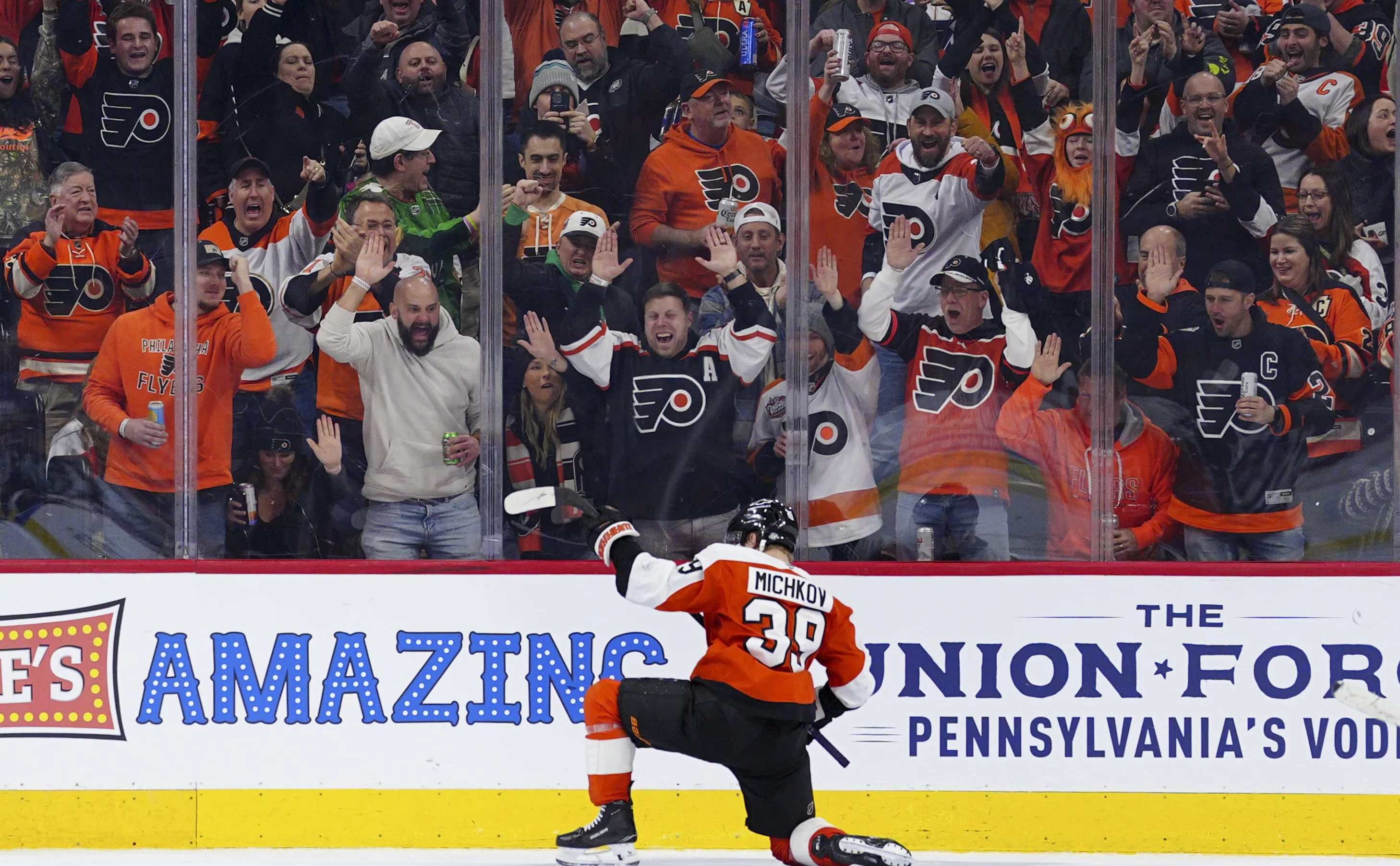 Российский форвард «Филадельфии Флайерз» Матвей Мичков (AP/TASS)