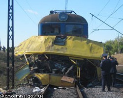 На Украине локомотив протаранил автобус: 43 погибших 