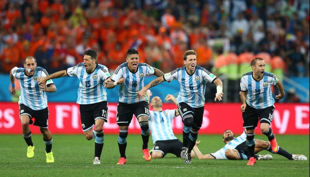 Триумф и трагедия: Голландия опять не будет чемпионом мира, Аргентина получила шанс