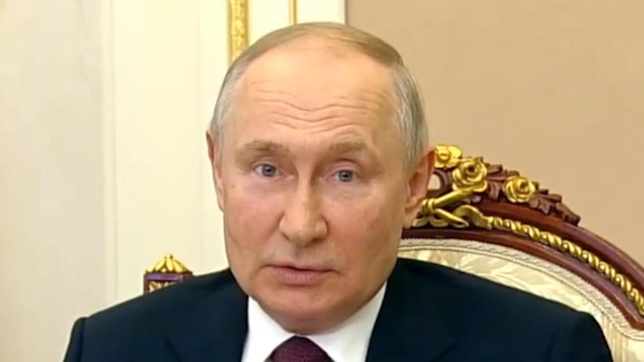 Путин напомнил, как спорил с главой Минтранса из-за западных самолетов