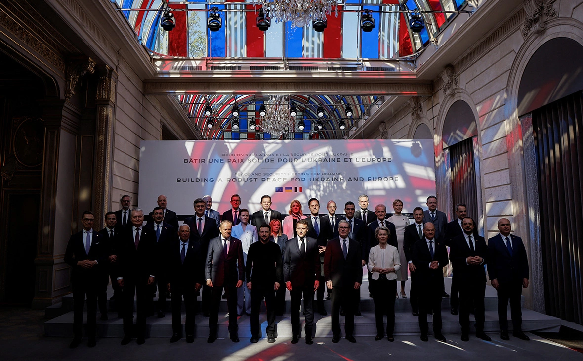  Ludovic Marin / Reuters