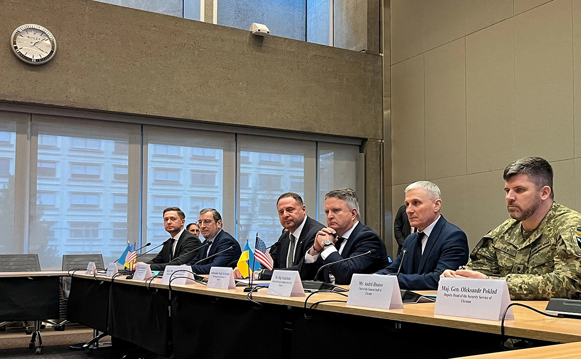 Emma Farge / Reuters