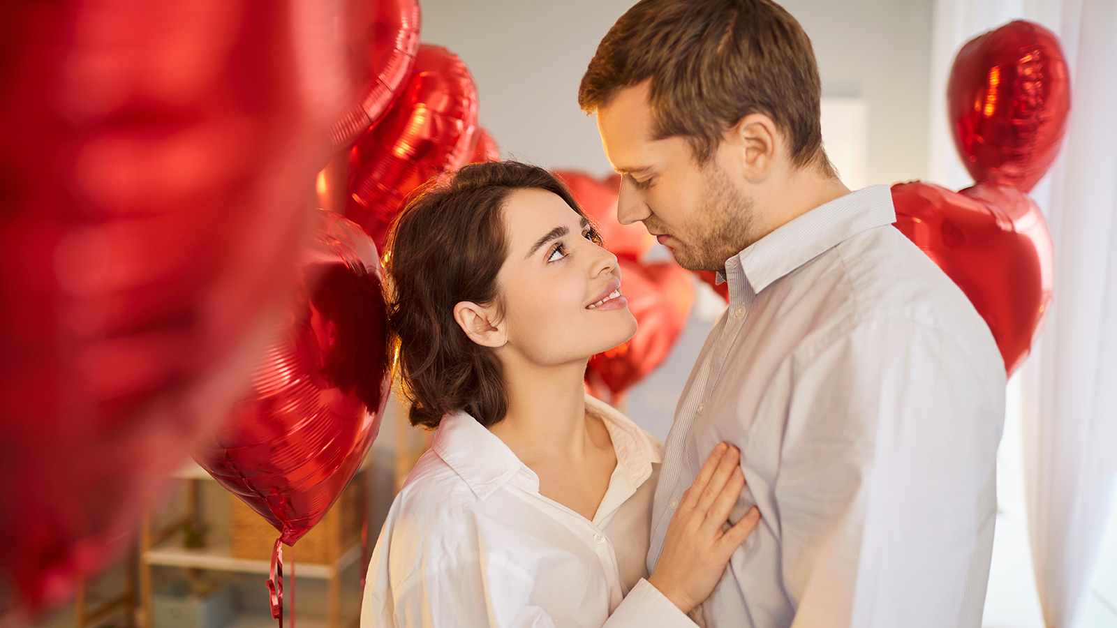 Несмотря на то что романтические отношения подразумевают под собой тесный контакт и близость, далеко не все пары готовы обсуждать то, в чем их взгляды могут сильно расходиться