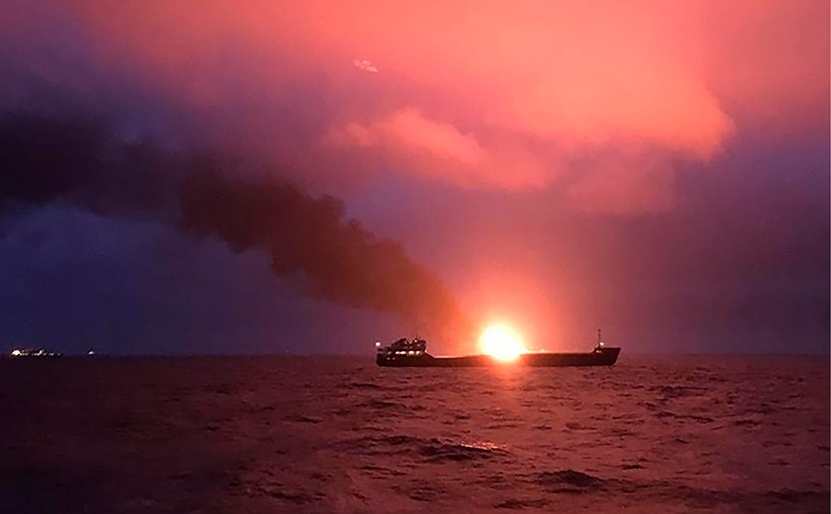 Пожар на кораблях в Керченском проливе: предварительные итоги и версии
