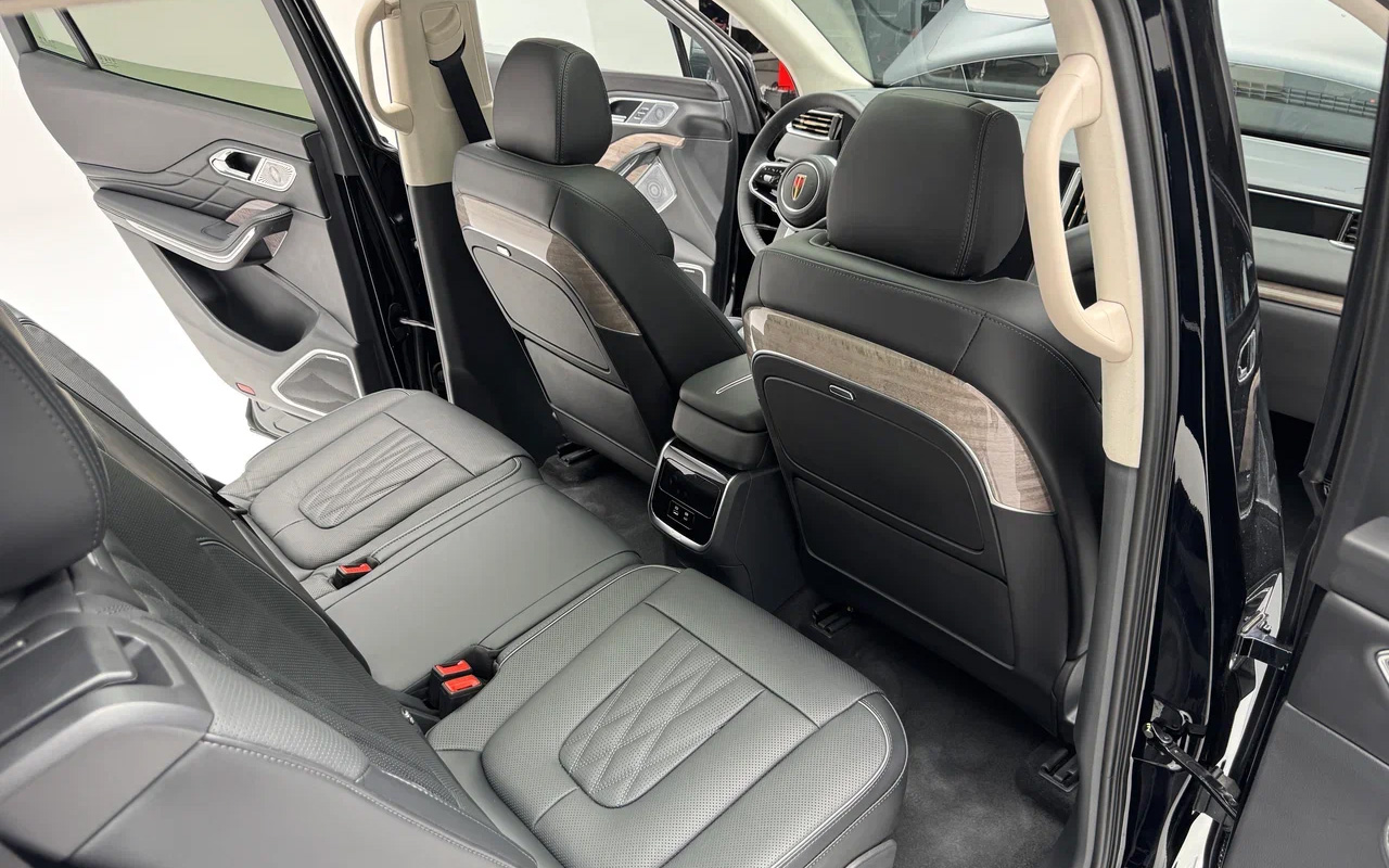 Hongqi HS7
