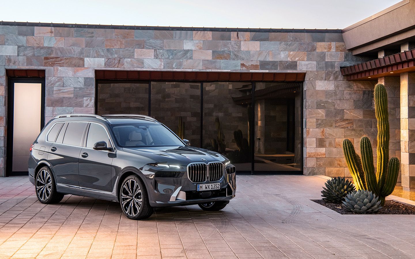 BMW X7, как и другие модели в обзоре, по умолчанию оснащены полным приводом