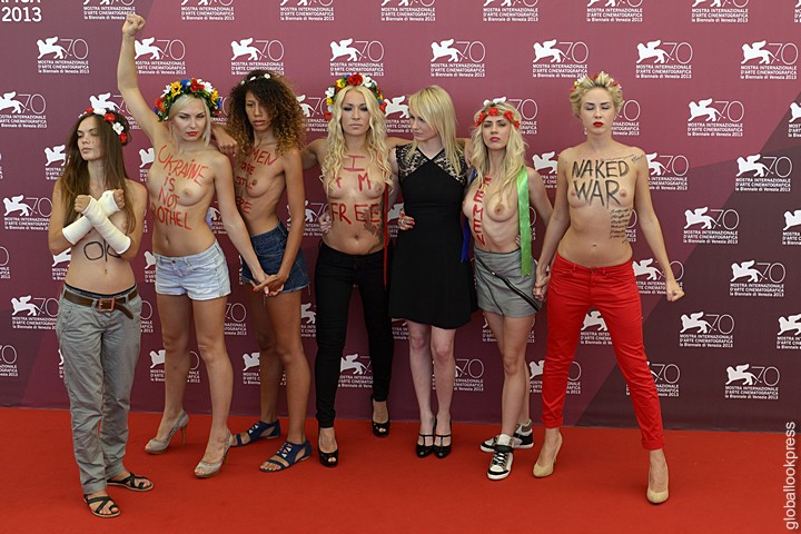 Венецианский фестиваль: пираты, девушки из FEMEN и экс-министр обороны