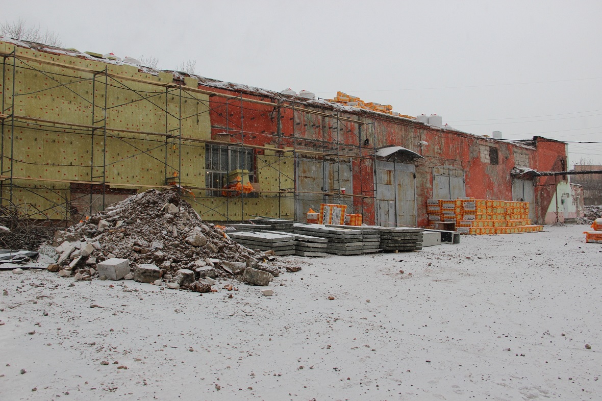 Фото: Подрядная организация начала реконструкцию здания для размещения службы спасения. vk.com, аккаунт Алексея Дёмкина