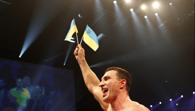 Владимир Кличко нокаутировал австралийца Алекса Леапаи и защитил все свои пояса.
