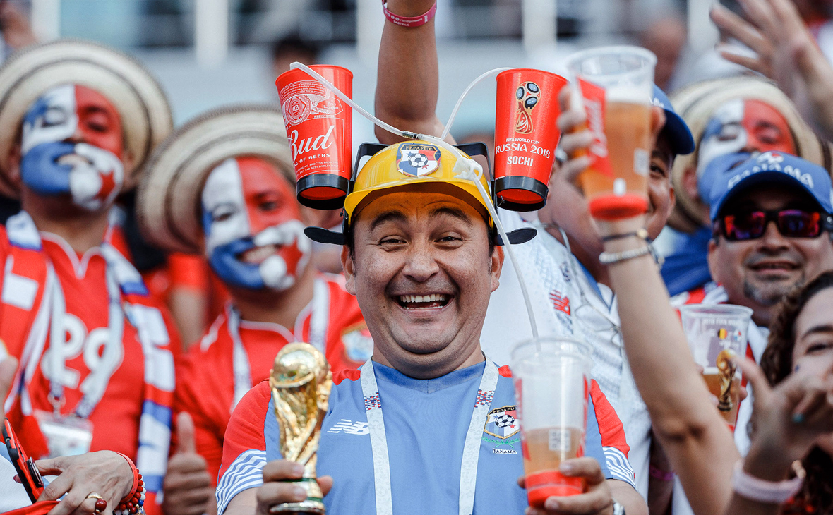 За дебютом сборной Панамы на чемпионатах мира и уверенным стартом полуфиналиста Евро-2016 на трибунах &laquo;Стадиона Фишт&raquo; наблюдали 43 257 зрителей.