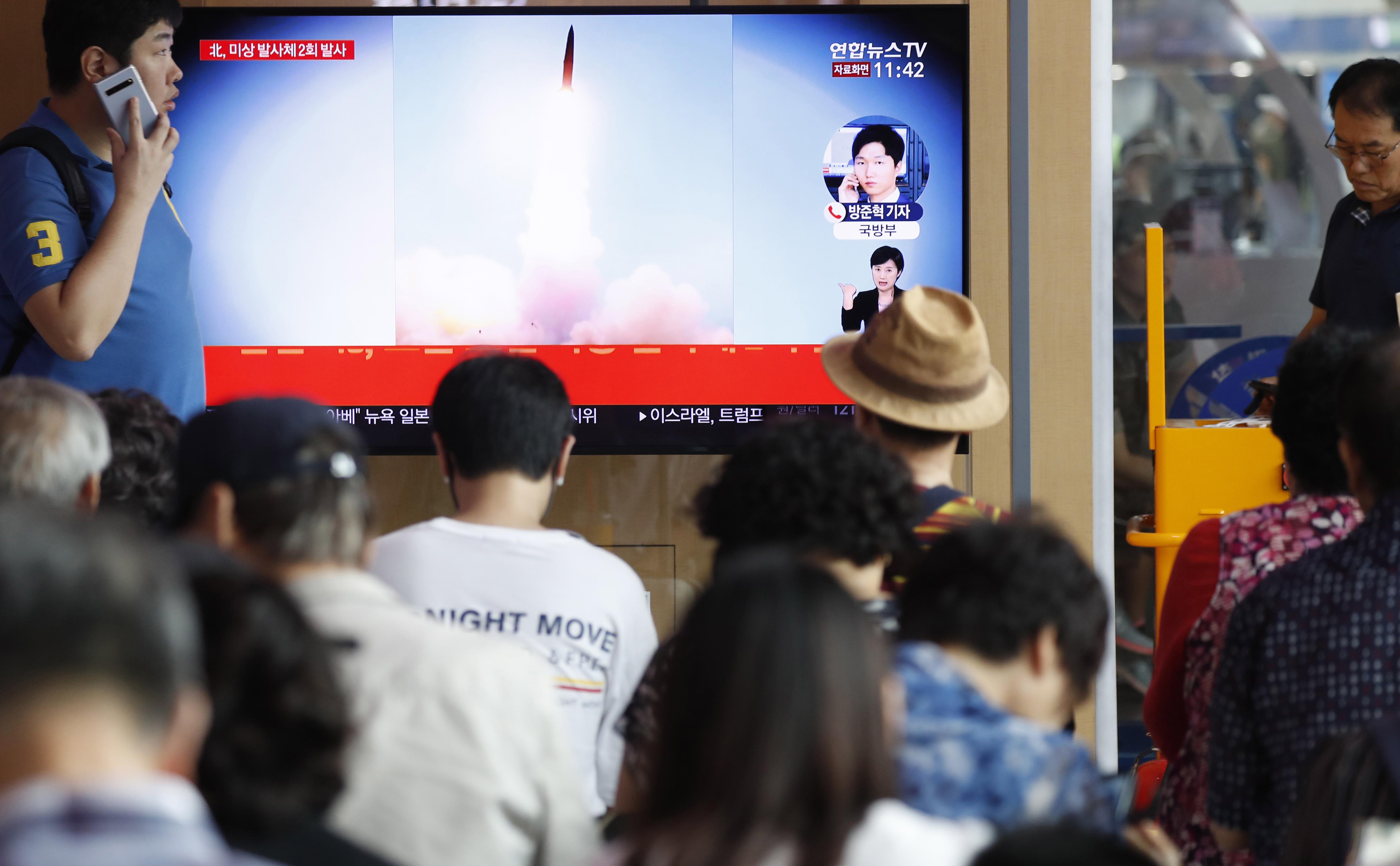 Власти Японии предупредили о возможном падении обломков ракеты КНДР"/>













