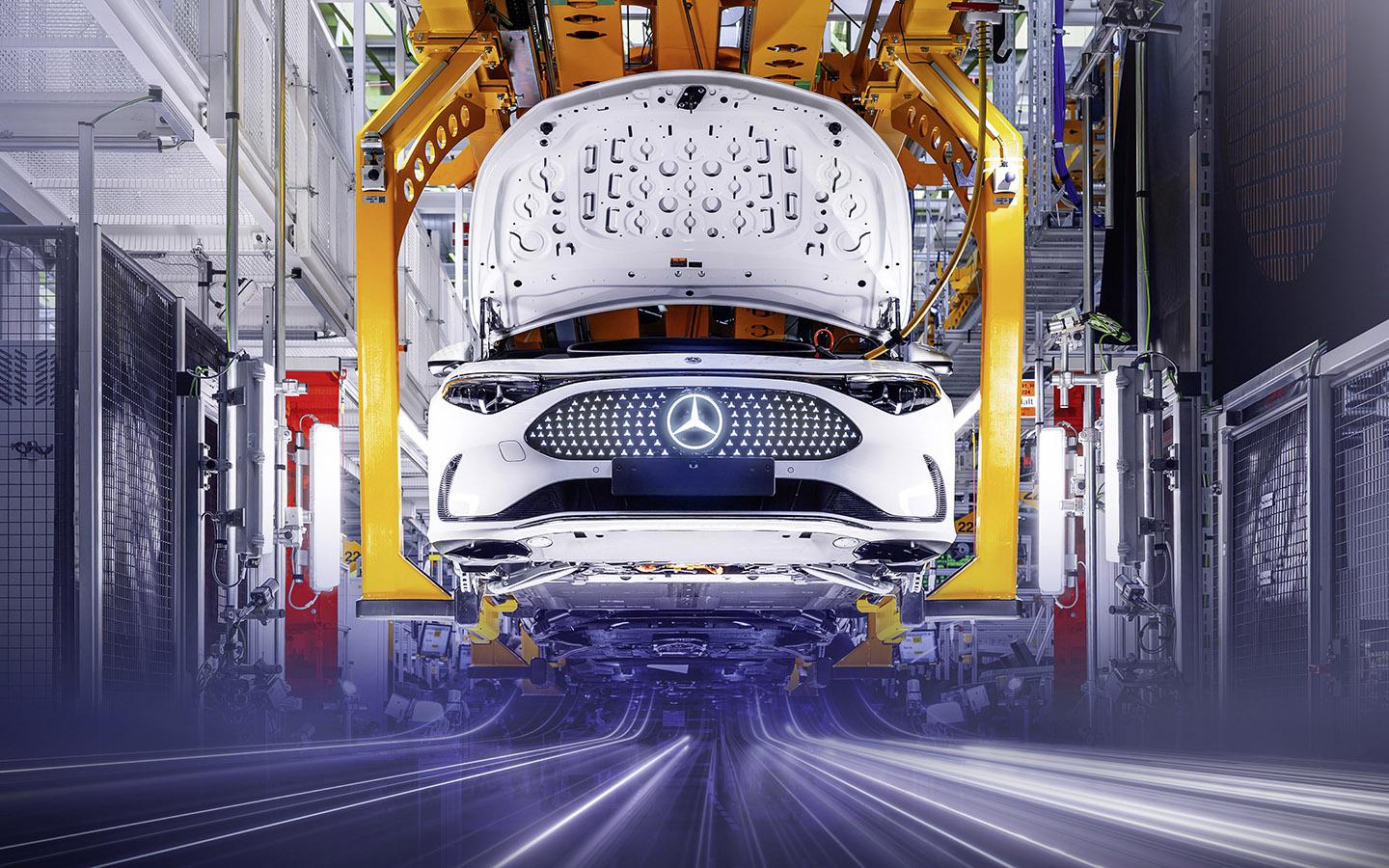 Новый Mercedes-Benz CLA пошел в серию. Выпуск начали с машин без ДВС
