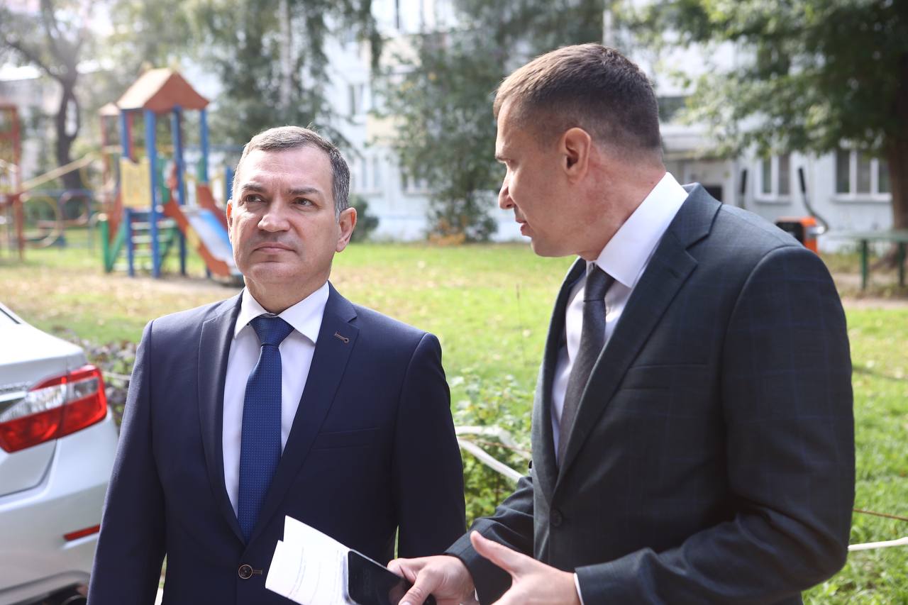 Максим Кудрявцев&nbsp;&mdash; слева