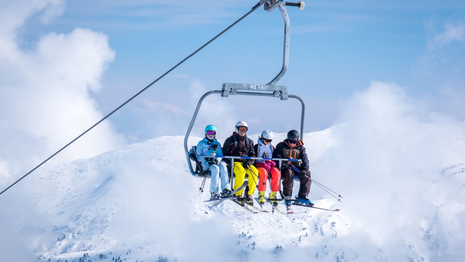 День зимних видов спорта в России отмечают ежегодно 7 февраля