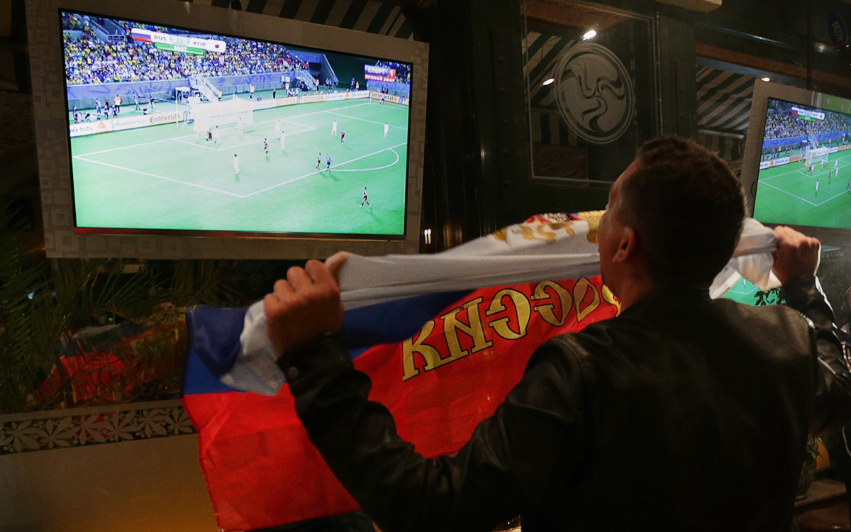 Бары оценили влияние ограничений в Москве на показ матча сборной России