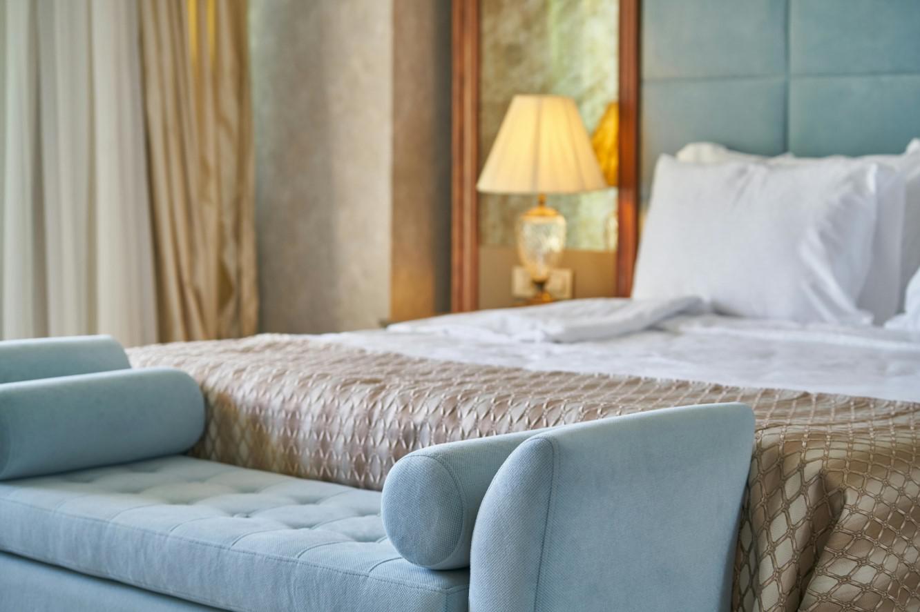 Дизайн маленькой спальни: советы по оформлению с фото