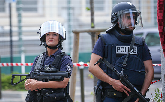 Офицеры полиции во Франции


