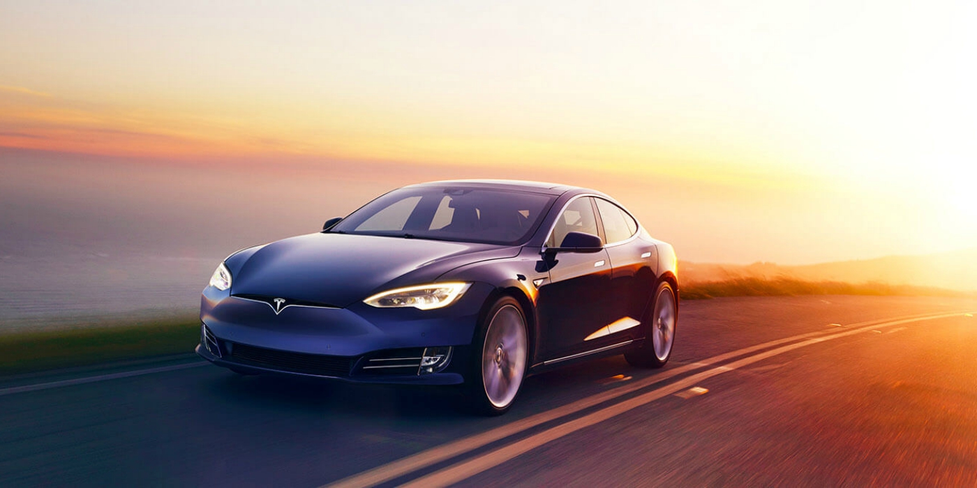 Tesla Model S смогла проехать без подзарядки более 900 километров