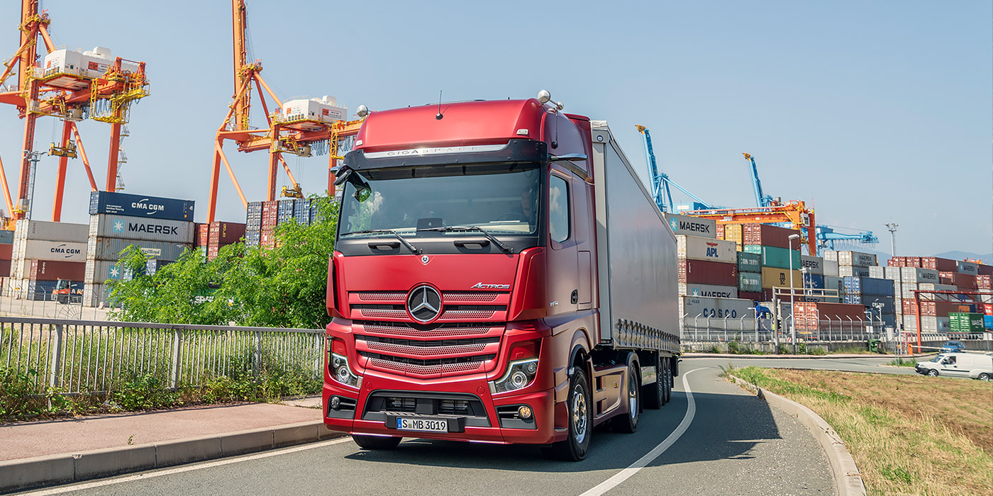 Mercedes-Benz представил полуавтономный грузовик