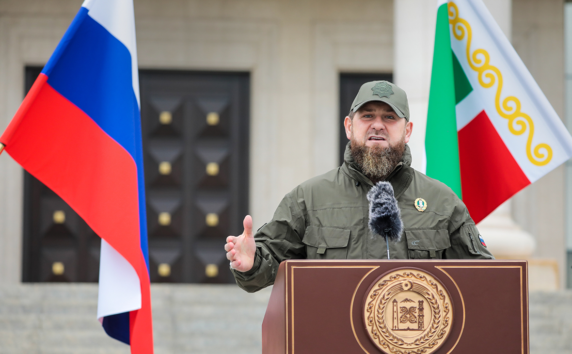Рамзан Кадыров во время смотра сил чеченских военных подразделений