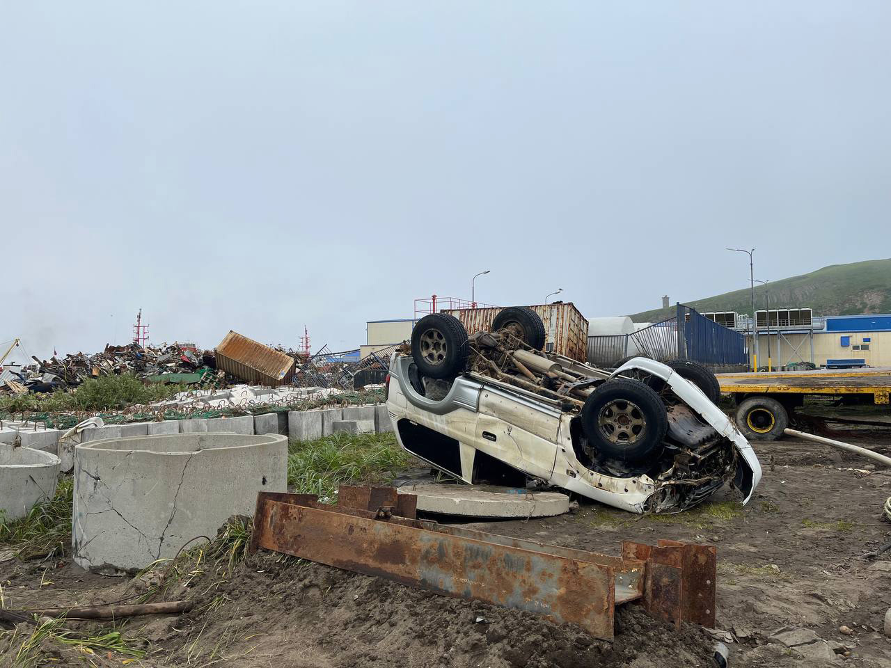 Порт Северо-Курильска после землетрясения и цунами