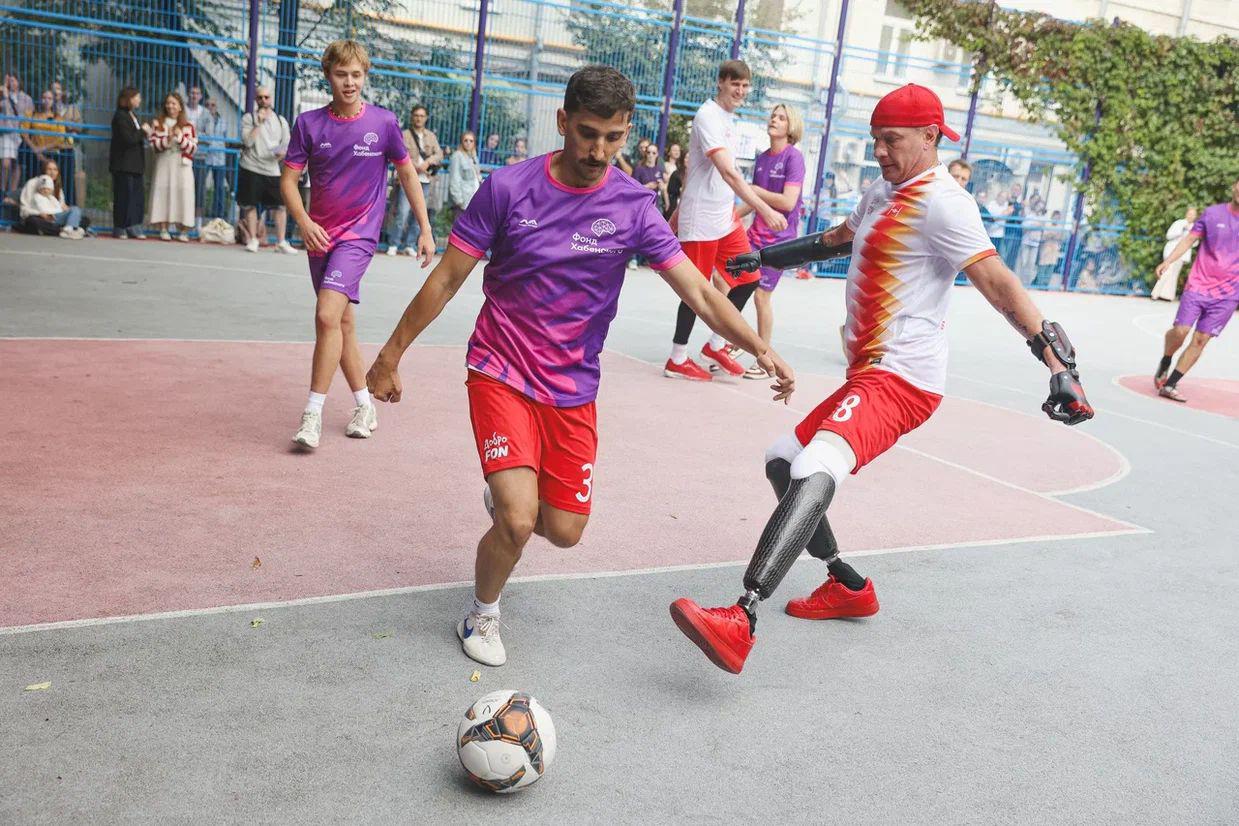 Звезды спорта и шоу-бизнеса сыграли в футбол в поддержку Фонда Хабенского