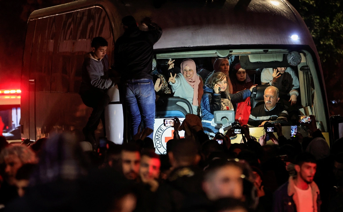 Mussa Qawasma / Reuters