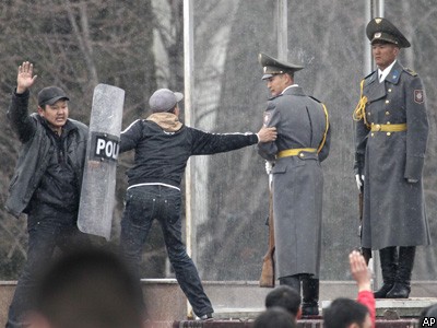 Чрезвычайное положение в Киргизии