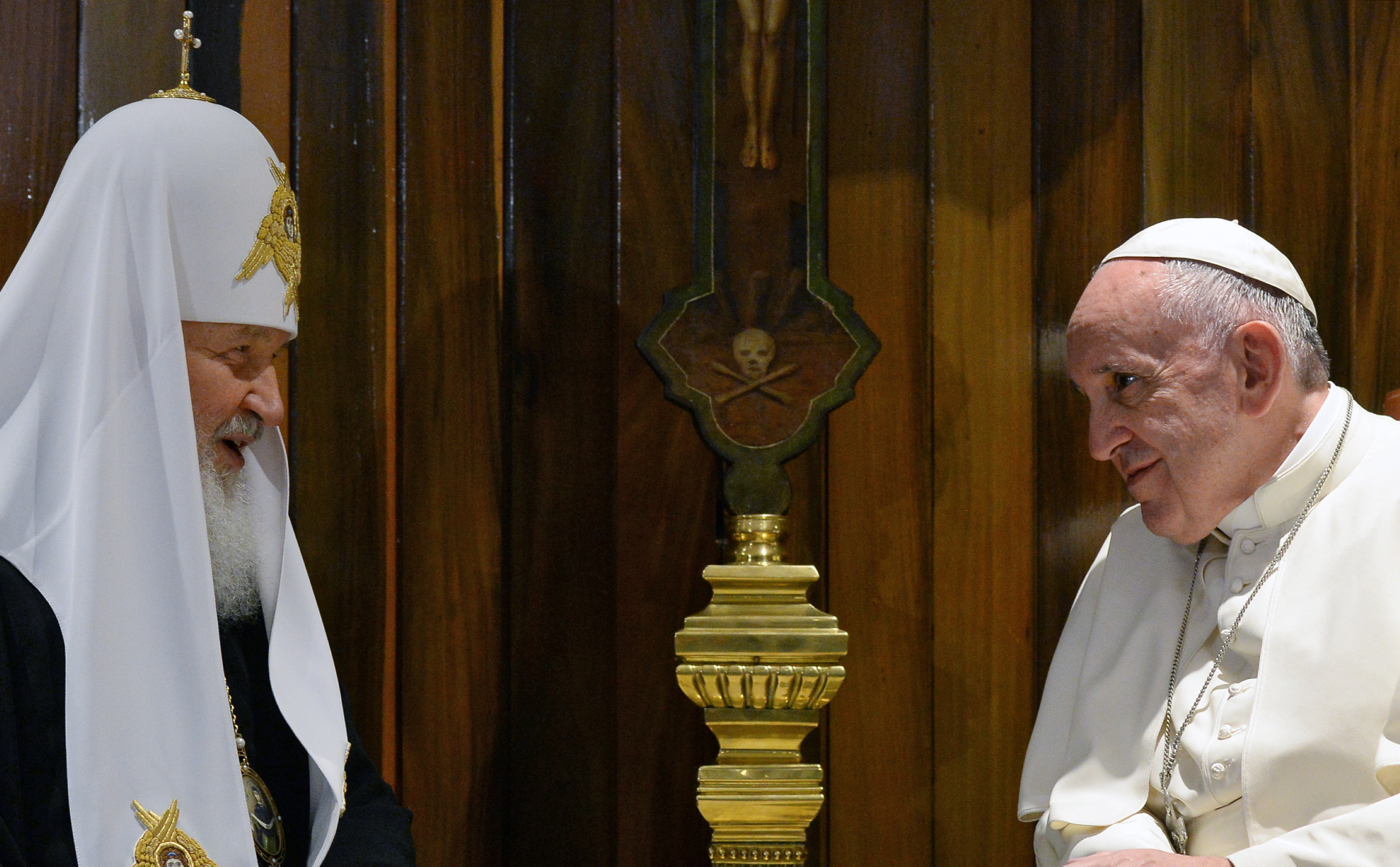 Патриарх Кирилл и Папа Римский Франциск (справа)