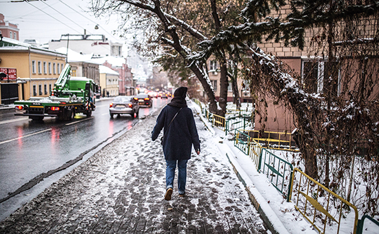 Вместе с первым снегопадом в Москву вернулся запах гари