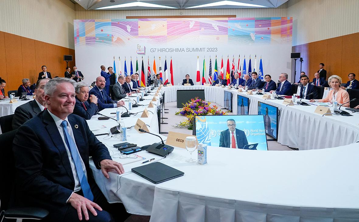 Лидеры и делегаты перед рабочим заседанием G7