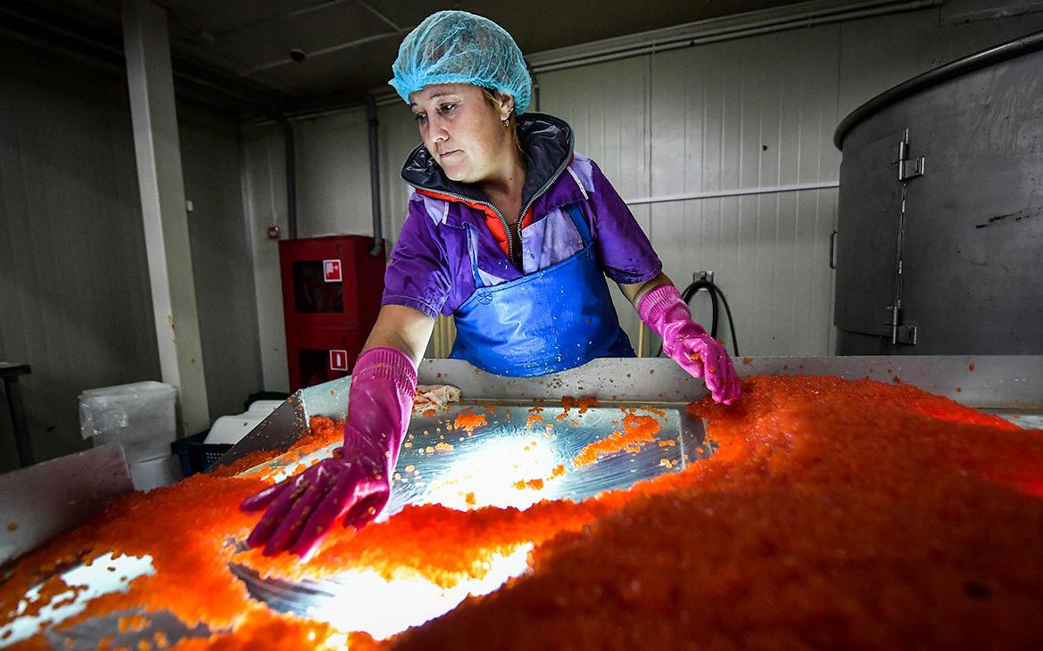 Падение продаж красной икры в российской рознице превысило 20%