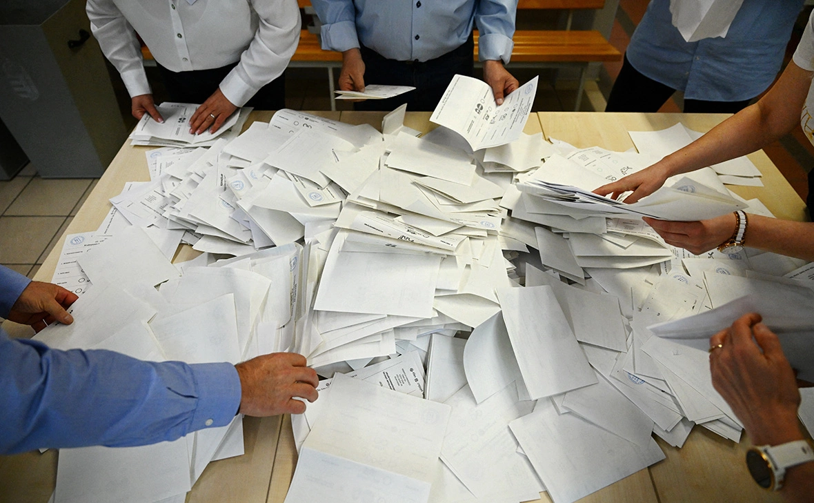 Elisabeth Mandl / Reuters