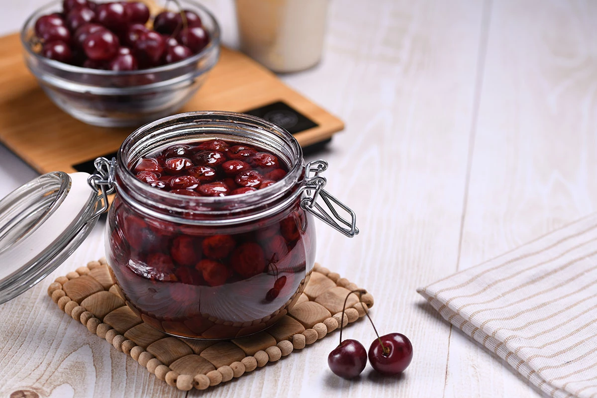 Вишневый джем: рецепт густого десерта с насыщенным вкусом вишни