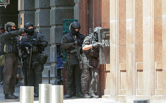Вооруженные полицейские, 15 декабря 2014 года в городе Сидней