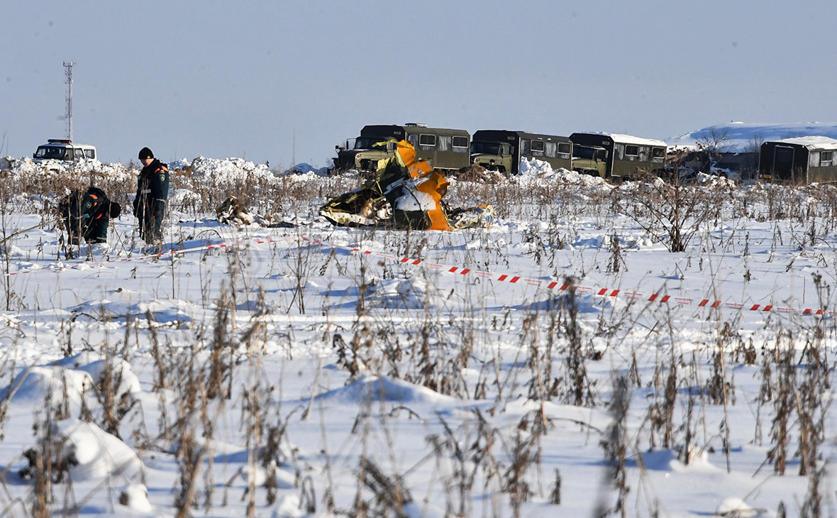 Работа сотрудников МЧС на месте крушения Ан-148. 12 февраля 2018 года.
