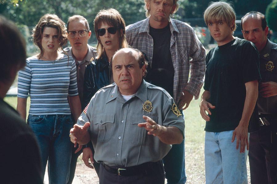 Дэнни Де Вито в фильме &laquo;Тонущая Мона&raquo;, 2000 год