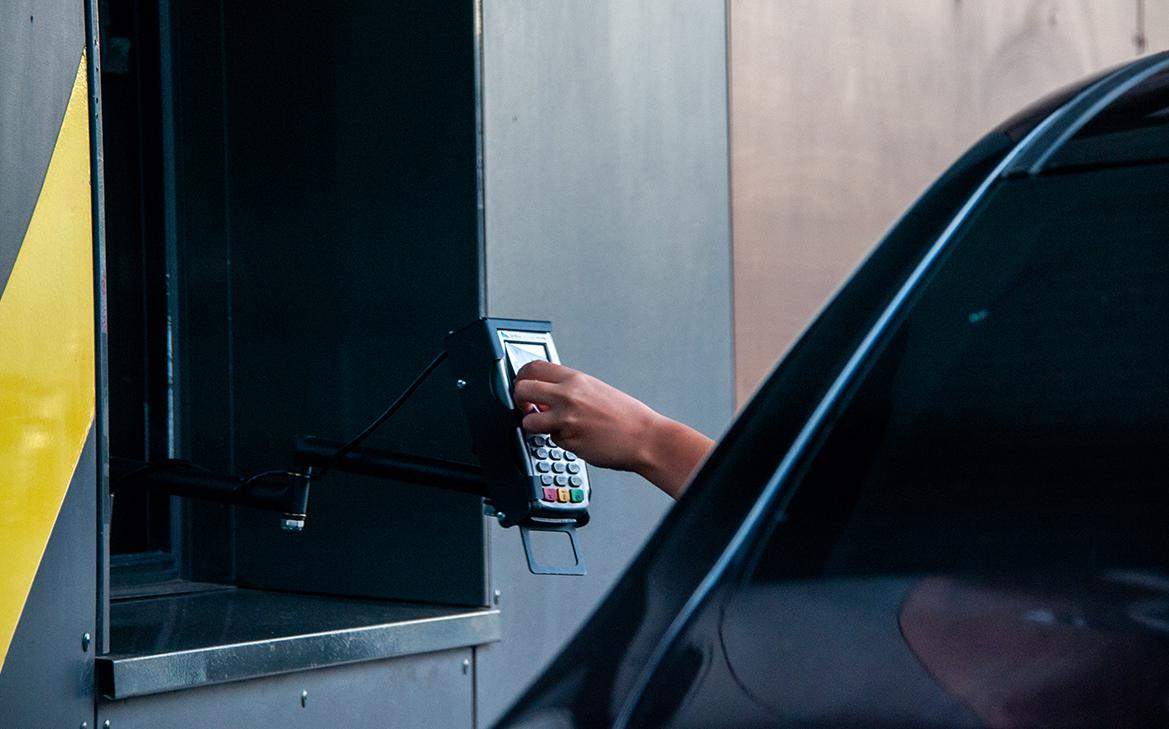 ЦБ предложил исключить введение НДС на операции с банковскими картами