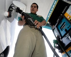 Бензин в России подешевел за неделю на 0,4%