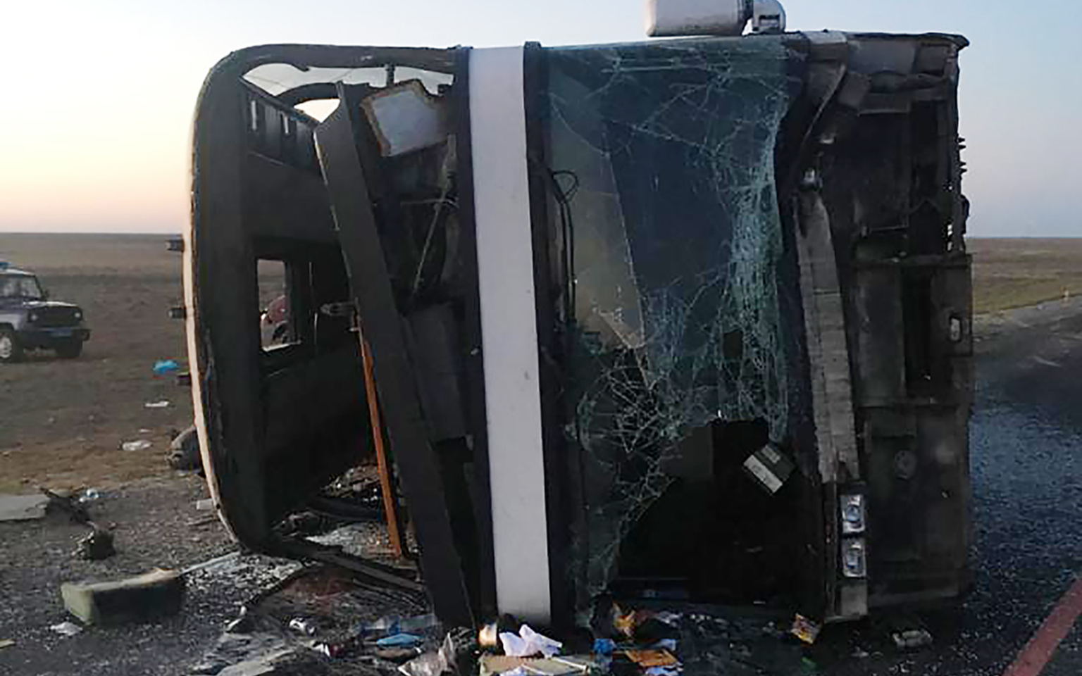 В Калмыкии при столкновении «КамАЗа» и автобуса погибли пять человек