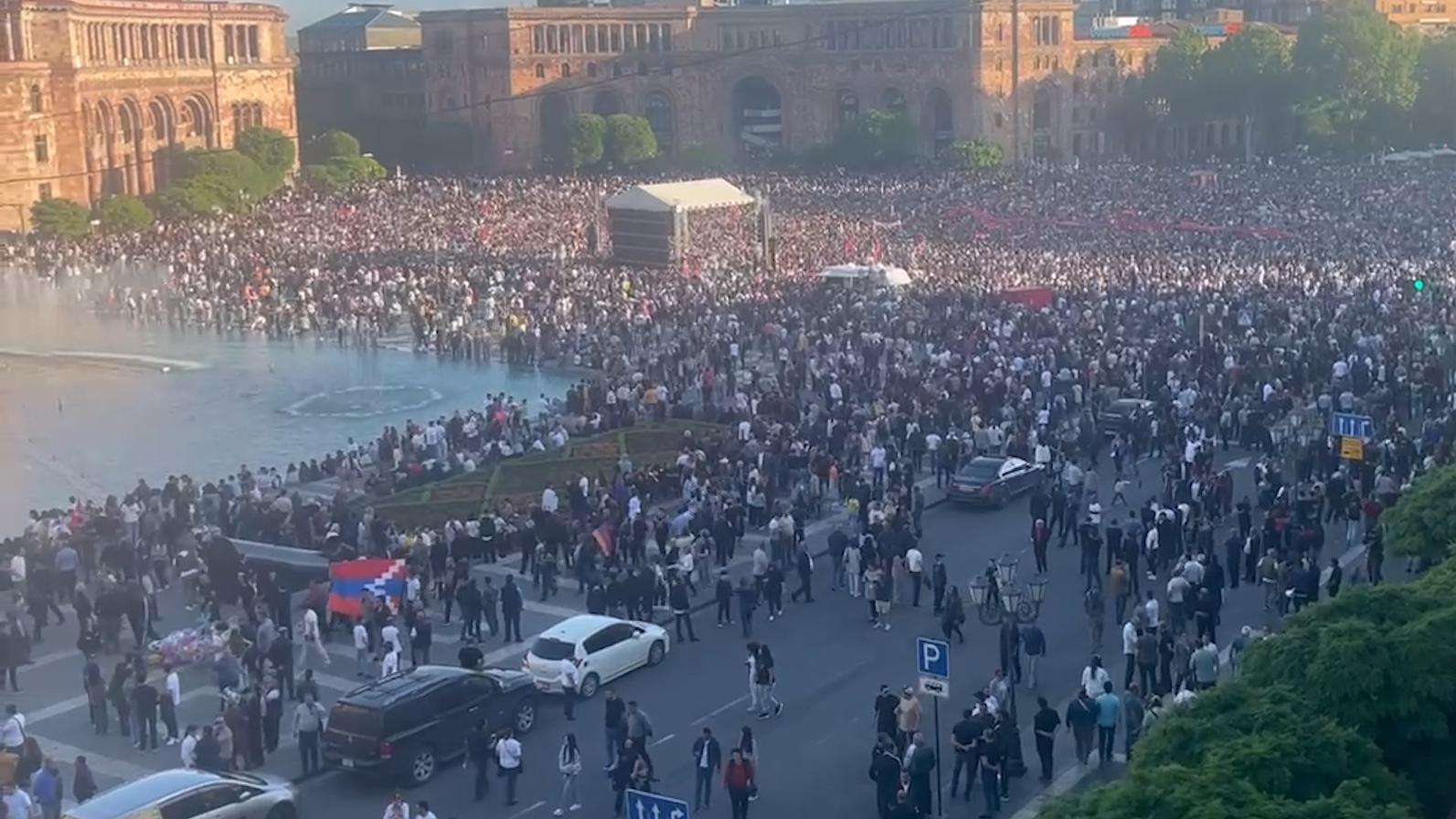 В Армении оппозиция выдвинула Пашиняну ультиматум