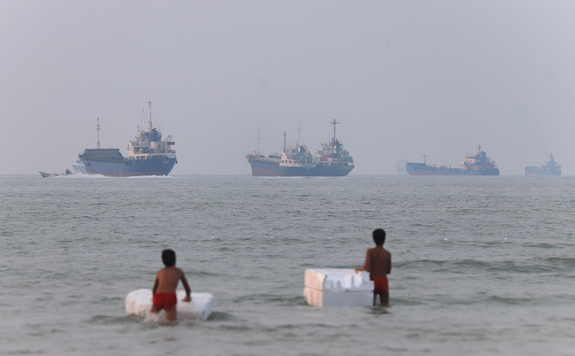 Amirhosein Khorgooi / ISNA / Reuters
